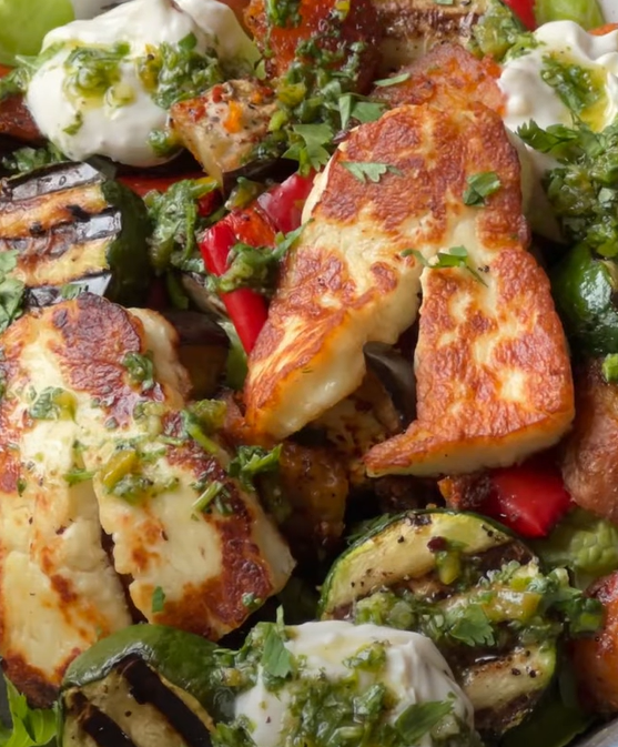 Halloumi Breakfast Bowl with Salad: A Mediterranean Morning Delight